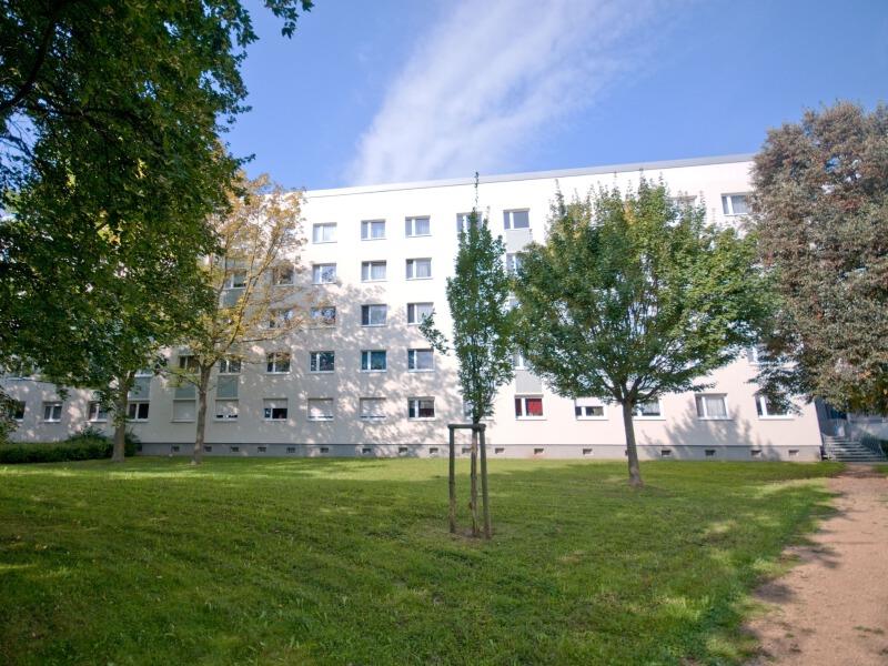 Top renovierte Familienwohnung mit zwei Balkonen - Photo 3